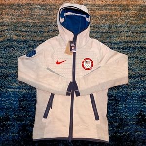 Nike Team USA Olympic Tech Pack Men's Full-Zip Hoodie Jacket